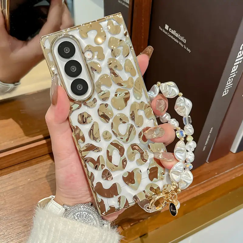 Trendy Leopard Print Case with Chain – Compatible with Samsung Galaxy Z Fold Series