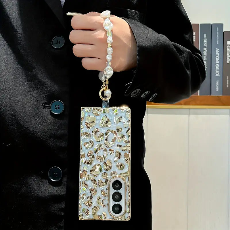 Trendy Leopard Print Case with Chain – Compatible with Samsung Galaxy Z Fold Series