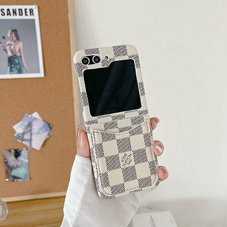 Checkered Leather Case with Card Holder for Samsung Galaxy Z Flip – Designer-Inspired Elegance